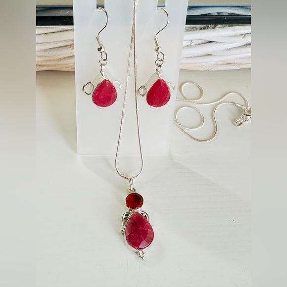 Sterling silver 925 red Quartz necklace and matching earrings set - Picture 1 of 4